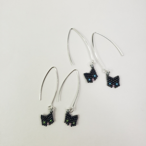Black Cat Mini Seedbead Earrings - Picture 4 of 5